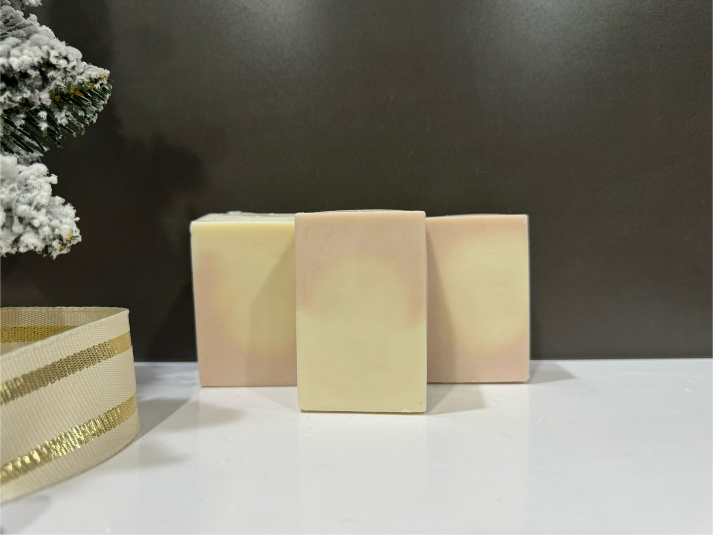 Frankincense + Gardenia